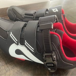 Pelaton cycling shoes